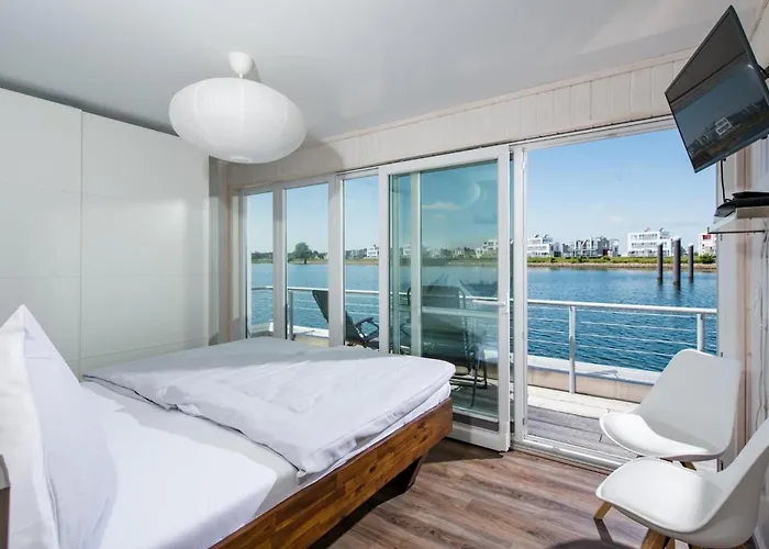 Botel Marina Rainbow