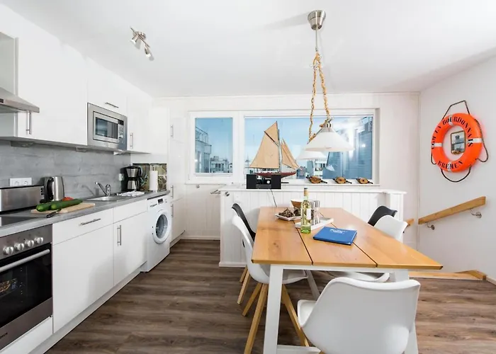 Botel Marina Rainbow