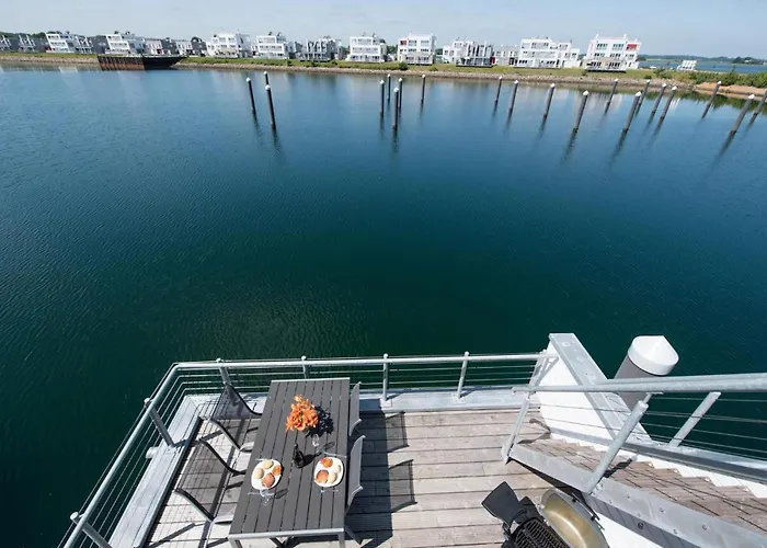Botel Marina Rainbow